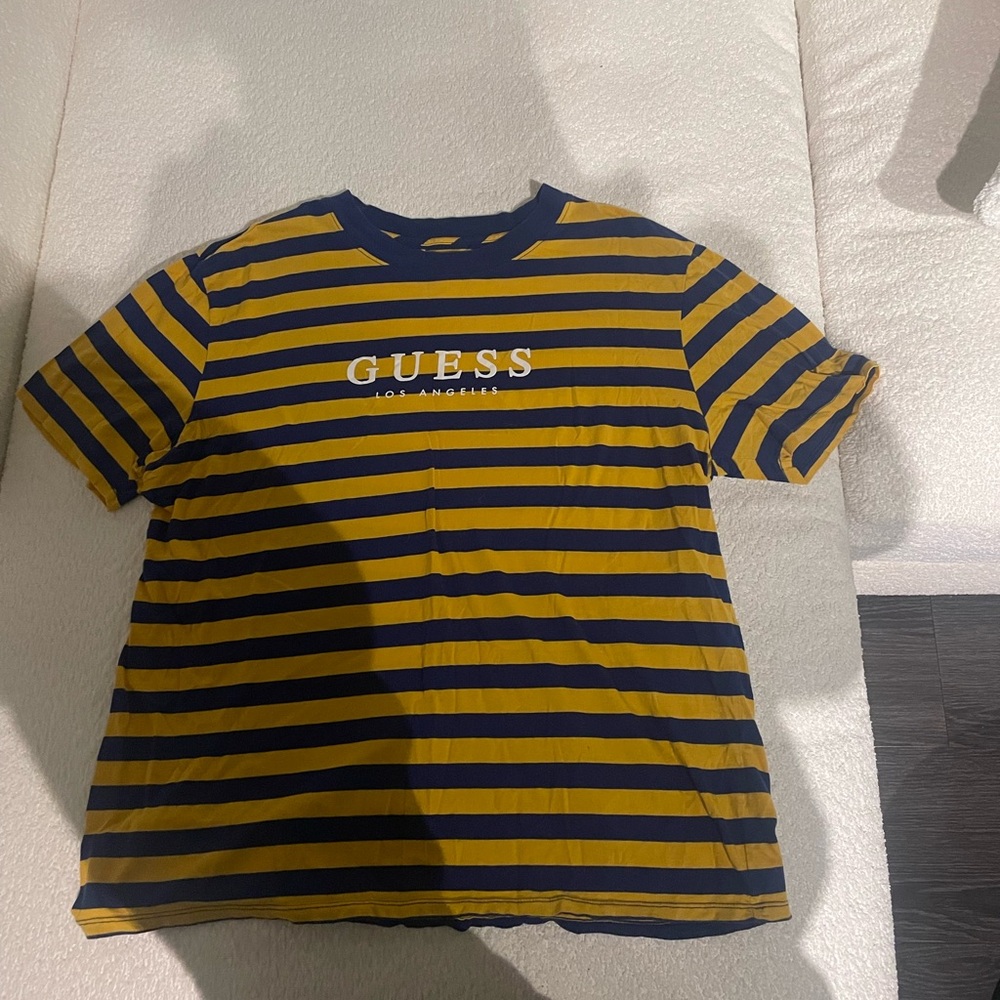Men’s Guess Shirt. Size L